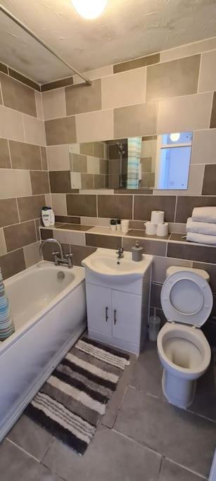 לונדון Private 2 Bed Flat Close To Excel & City Airport מראה חיצוני תמונה