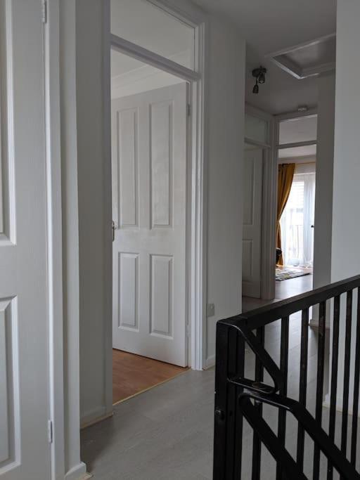 לונדון Private 2 Bed Flat Close To Excel & City Airport מראה חיצוני תמונה